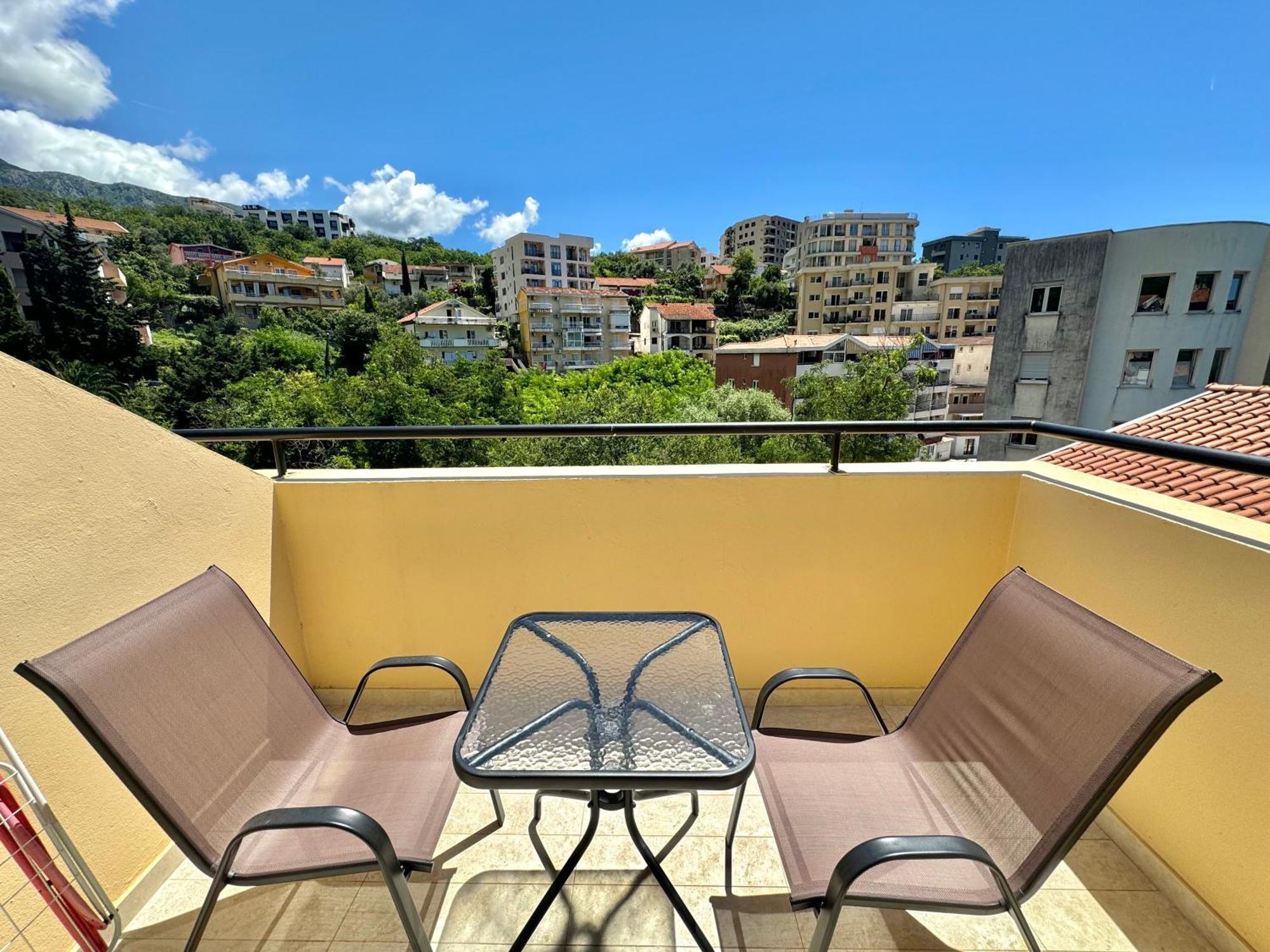For-A Apartmani Bečići Eksteriør bilde