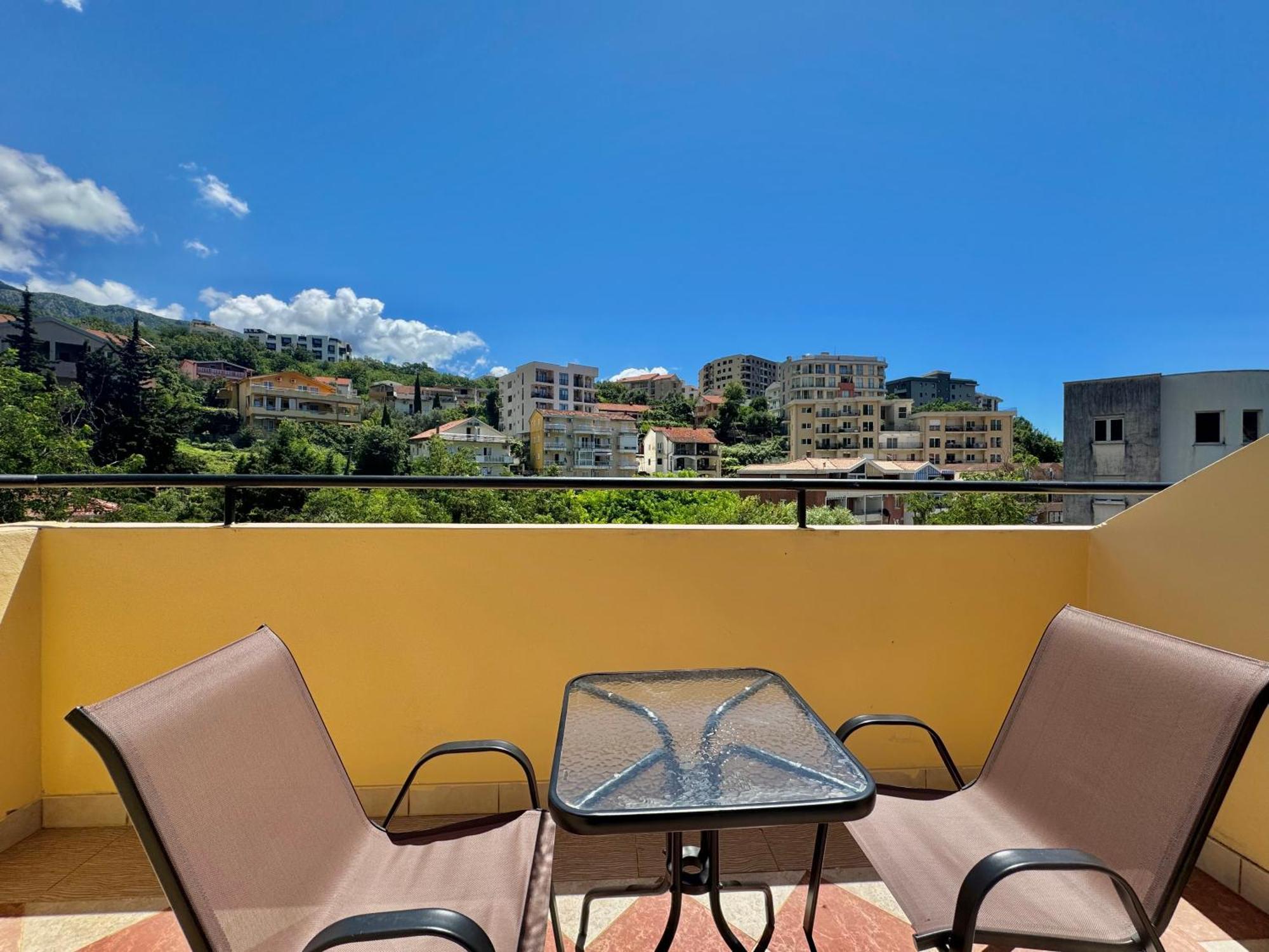 For-A Apartmani Bečići Eksteriør bilde